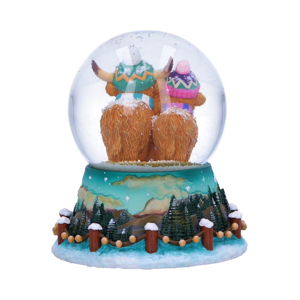 Winter Highland Cow Snow Globe 13.7cm