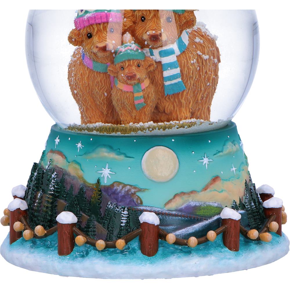 Winter Highland Cow Snow Globe 13.7cm