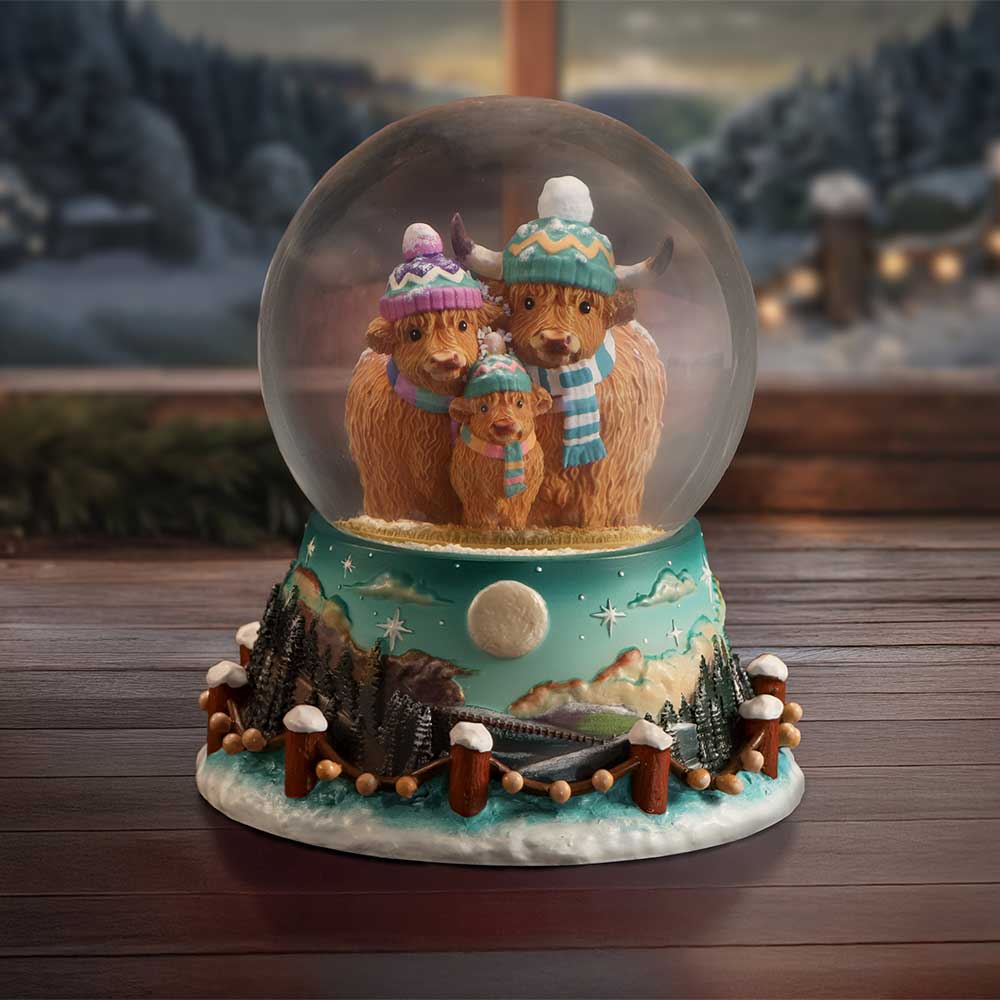 Winter Highland Cow Snow Globe 13.7cm